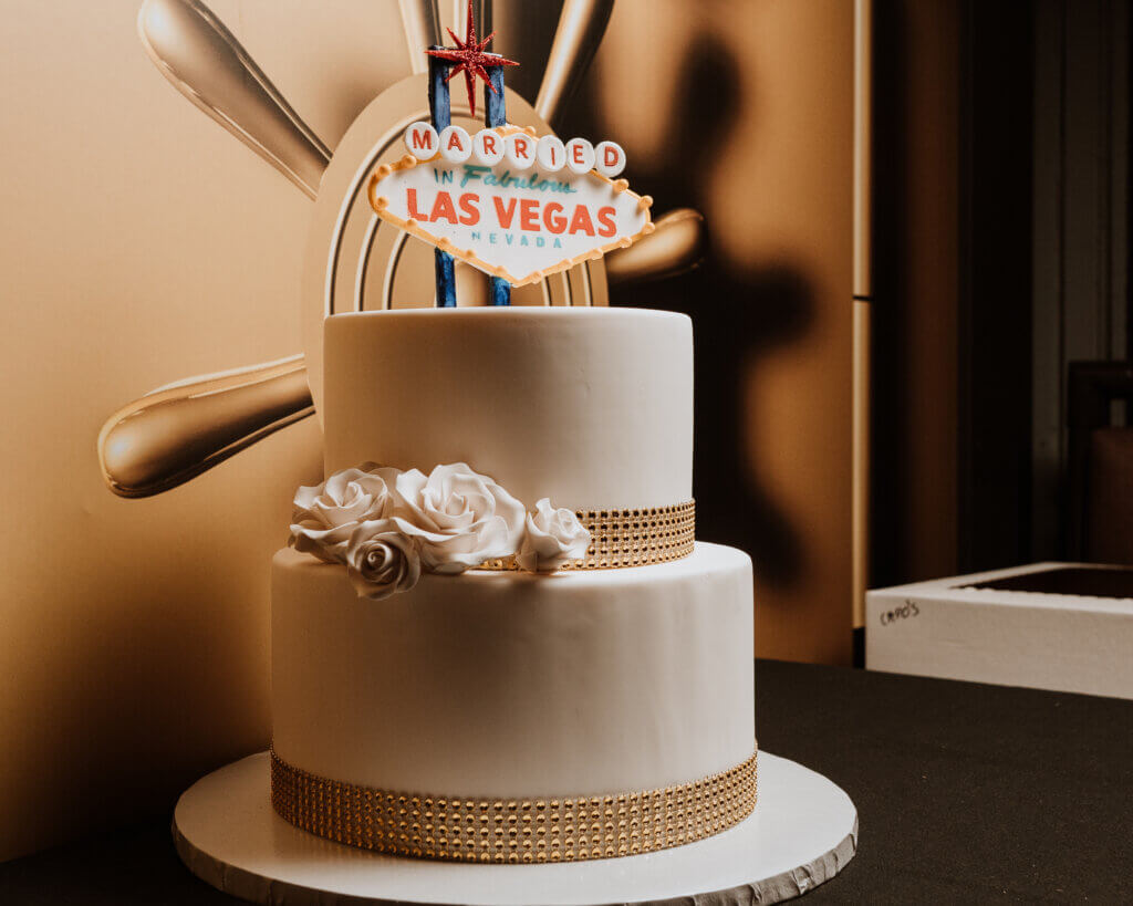 a Vegas themed wedding cake